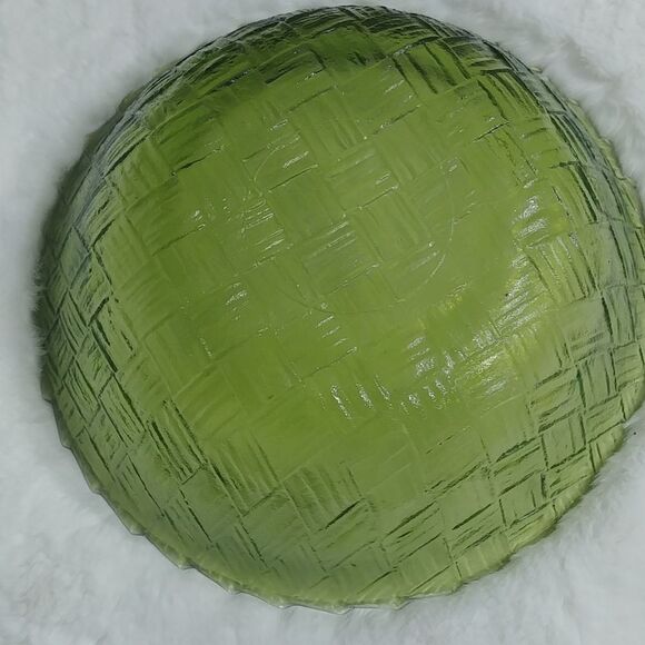 Vintage Indiana Glass Weavetex Glassware Avocado Green Basket Weave Bowl 9in dia - Picture 5 of 8